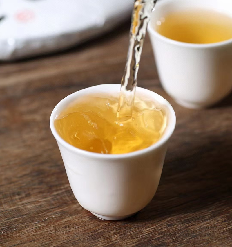 普洱茶生茶新茶到老茶挂杯香的变化