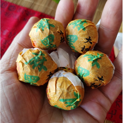 麻黑大树龙珠 滋味甘甜，茶汤含香，韵味足，香气好 易武茶区